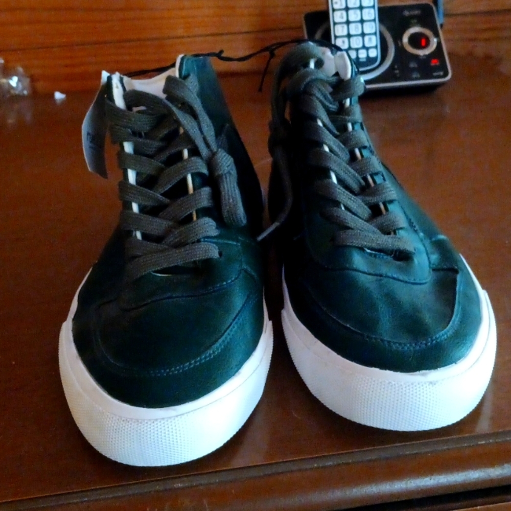 Men's size 11 shoes
